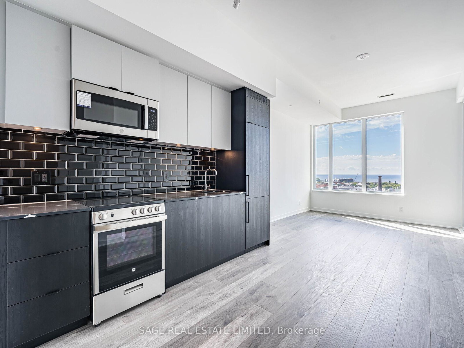 285-dufferin-street-toronto-ontario-w12269708