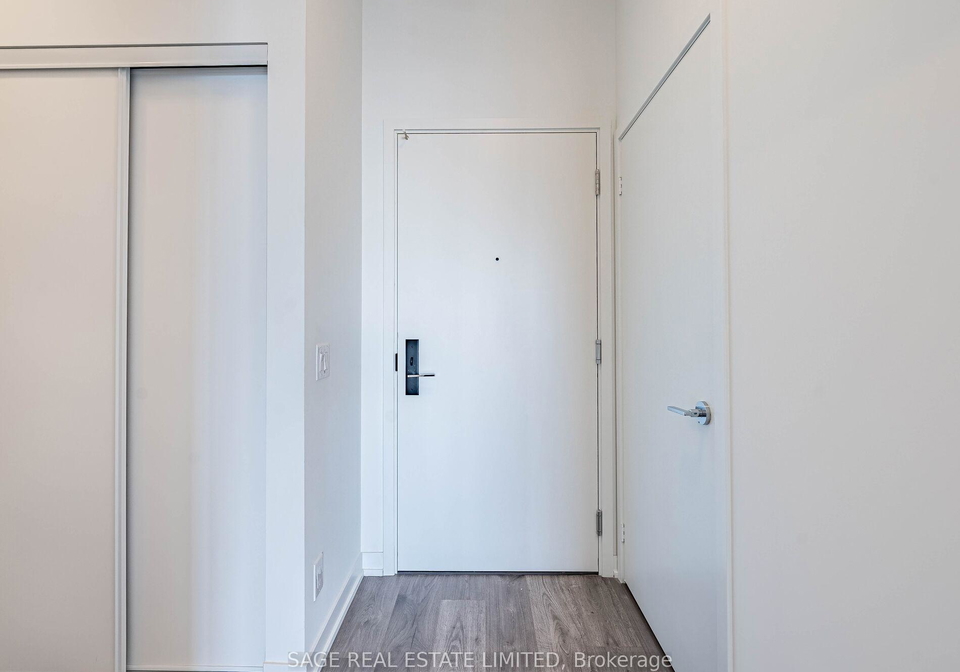 285-dufferin-street-toronto-ontario-w12269708