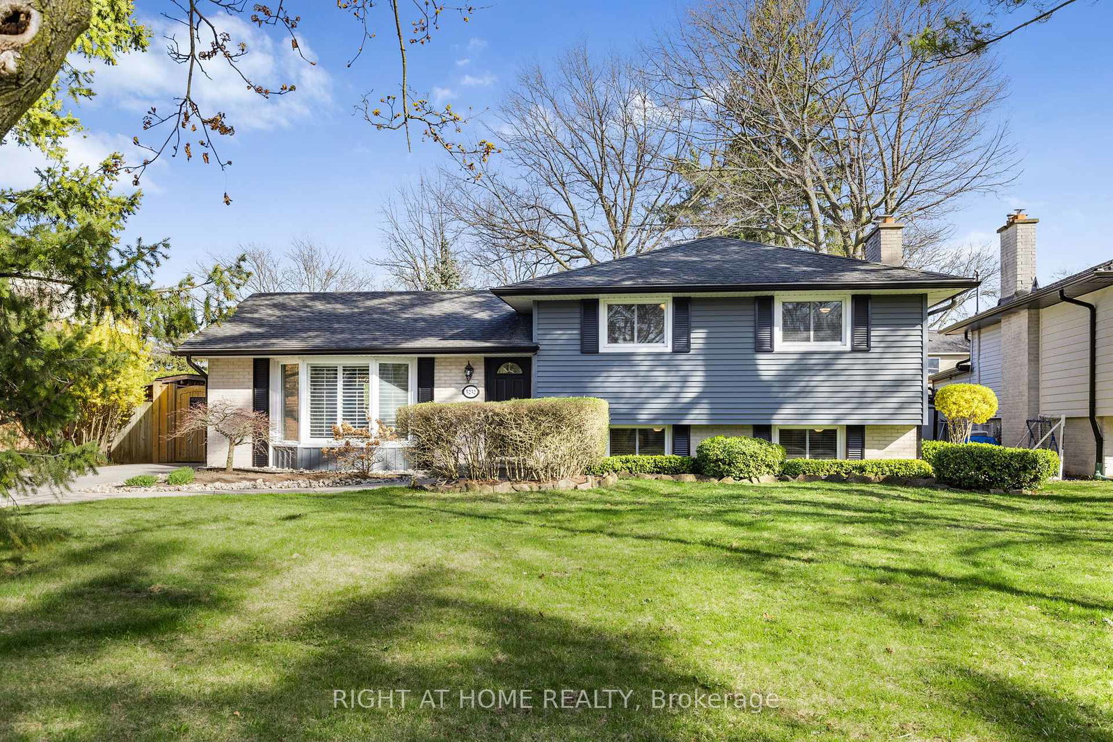 5232-mulberry-drive-burlington-ontario-w12269818