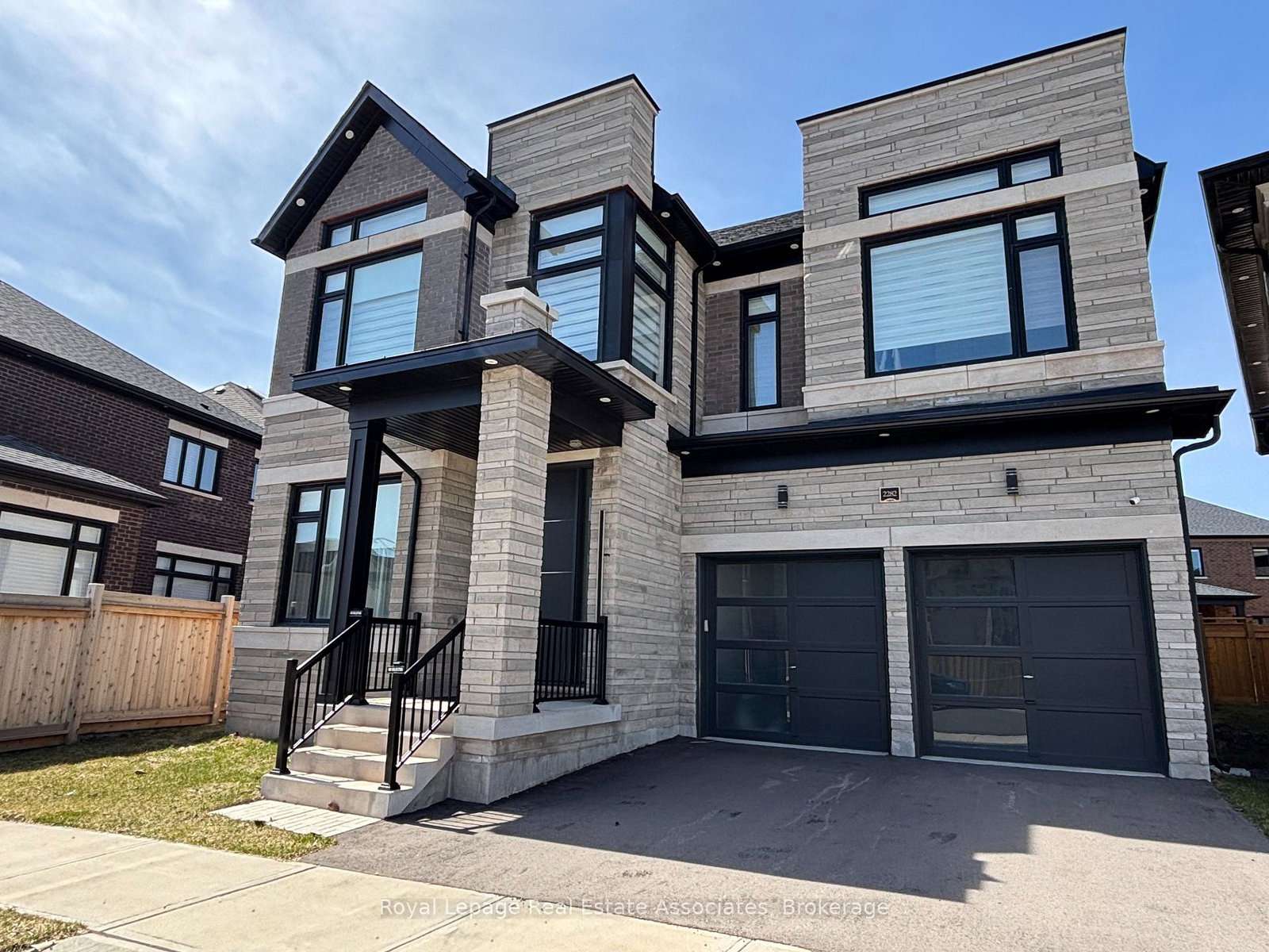2282-hyacinth-crescent-oakville-ontario-w12269966