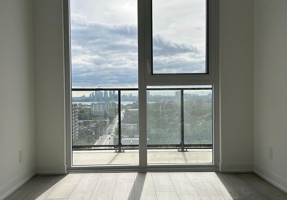 285-dufferin-street-toronto-ontario-w12270027