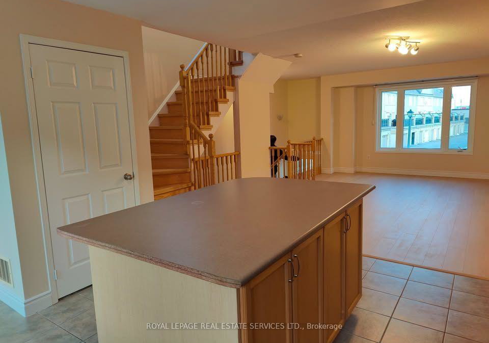 60-fairwood-circle-brampton-ontario-w12270247