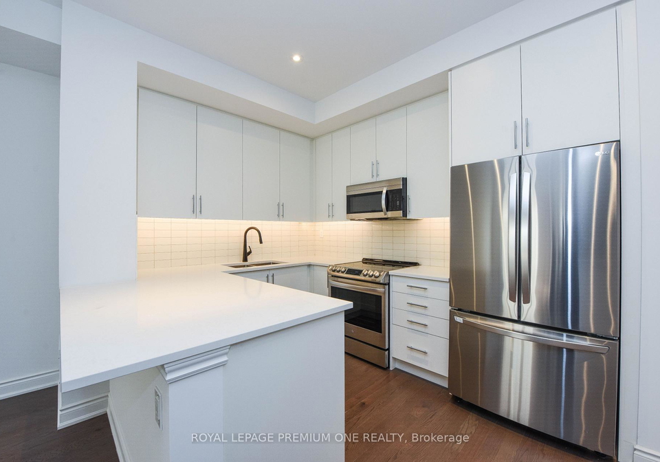 40-lunar-crescent-mississauga-ontario-w12270279