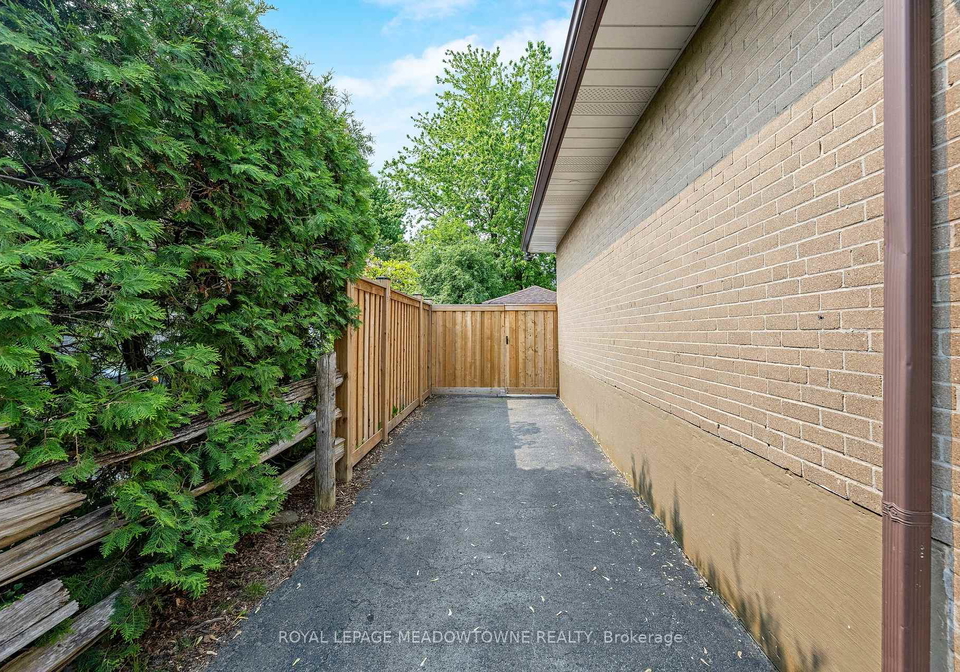 13-gower-court-halton-hills-ontario-w12270368