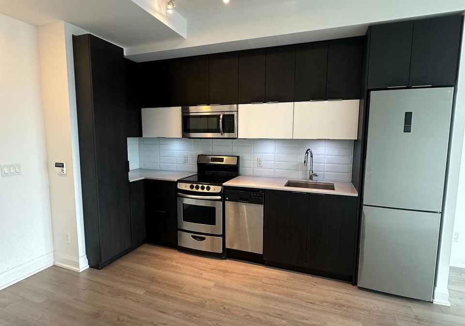56-annie-craig-drive-etobicoke-ontario-w12270623