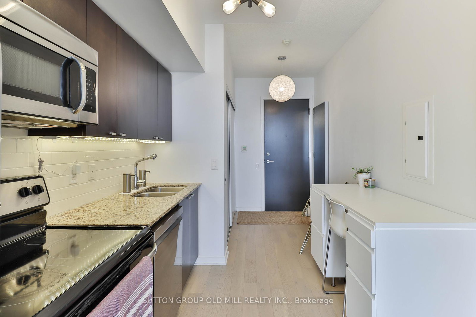 105-the-queensway-toronto-ontario-w12271338