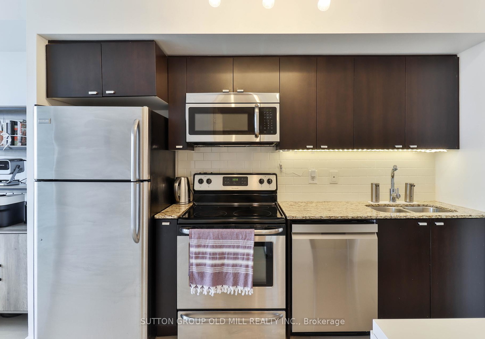 105-the-queensway-toronto-ontario-w12271338