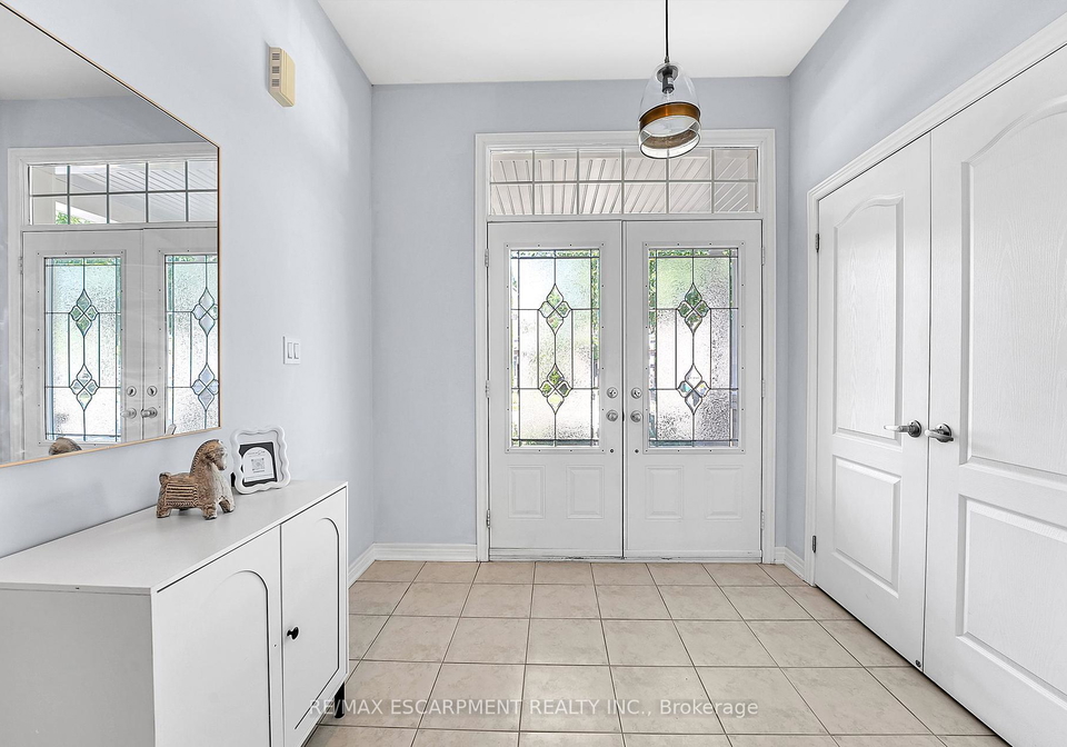 2314-kwinter-road-oakville-ontario-w12271496