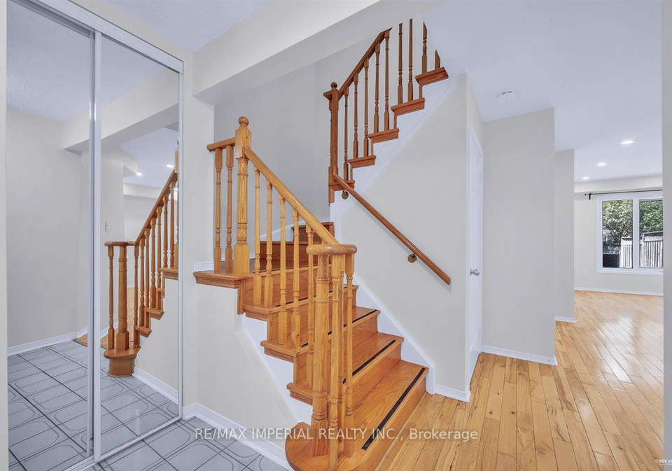 2748-lindholm-crescent-mississauga-ontario-w12273218