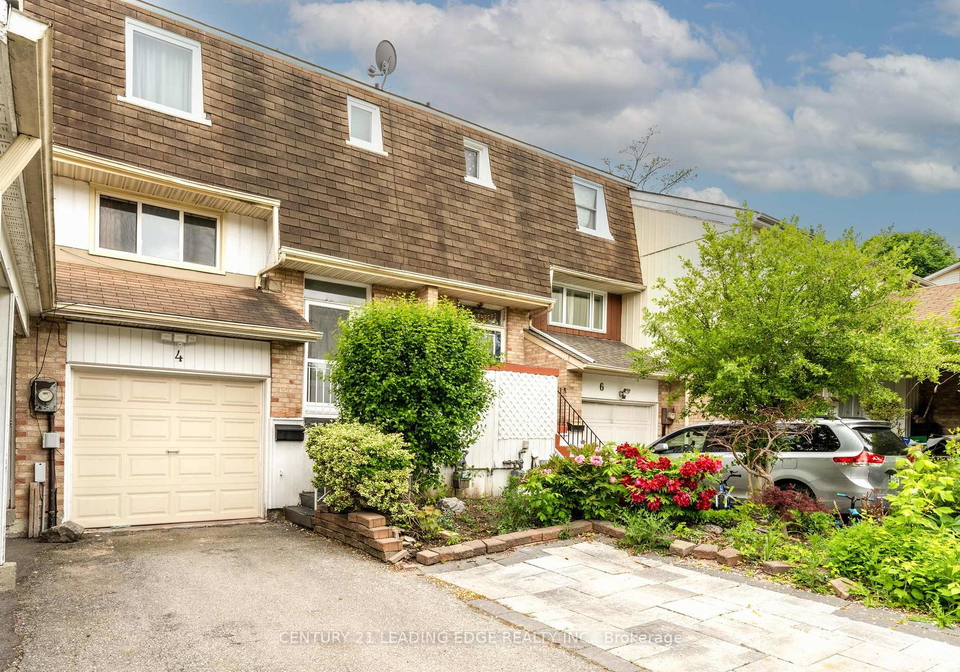 4-chambers-court-brampton-ontario-w12273252
