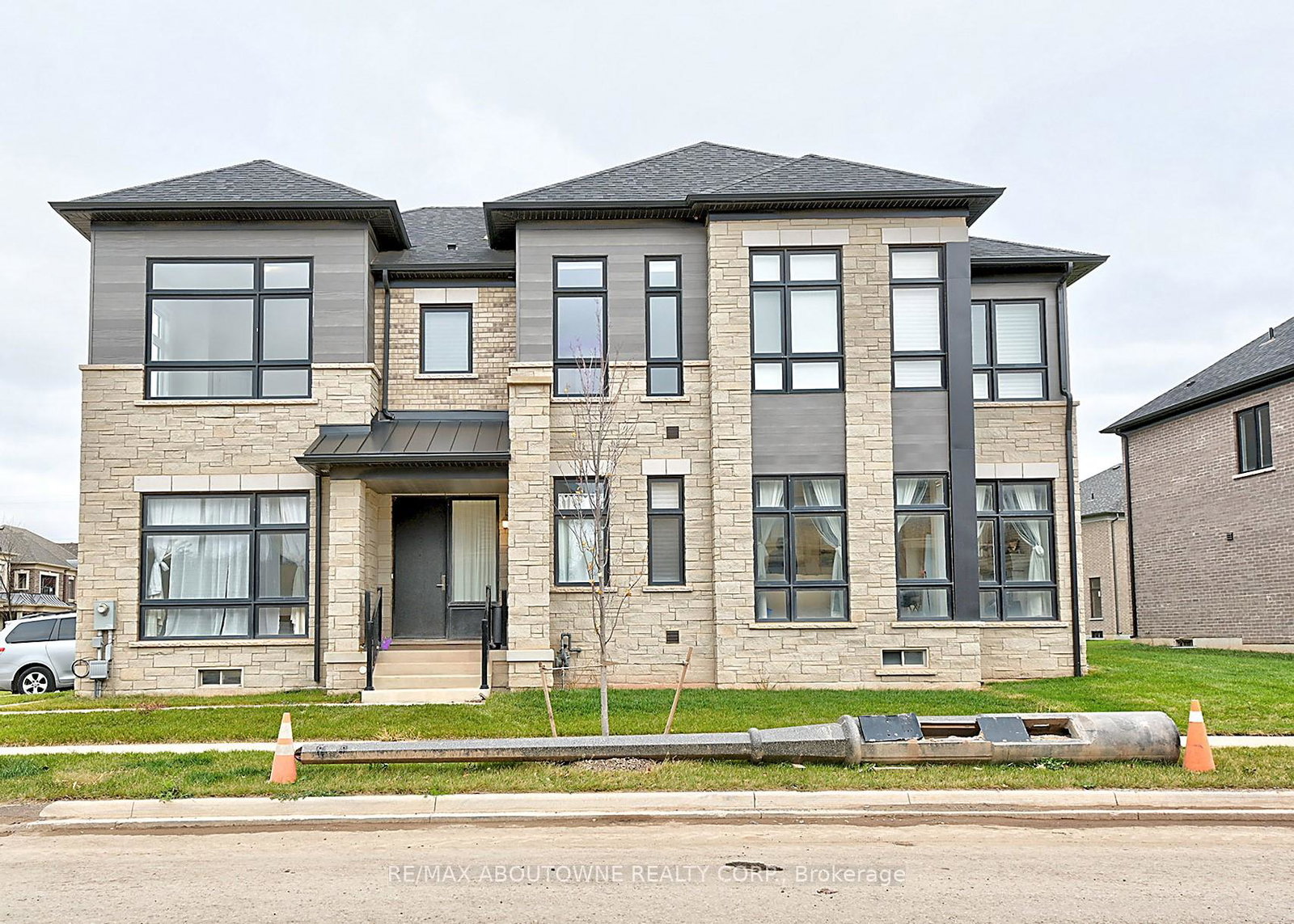 1197-stag-hollow-oakville-ontario-w12273662