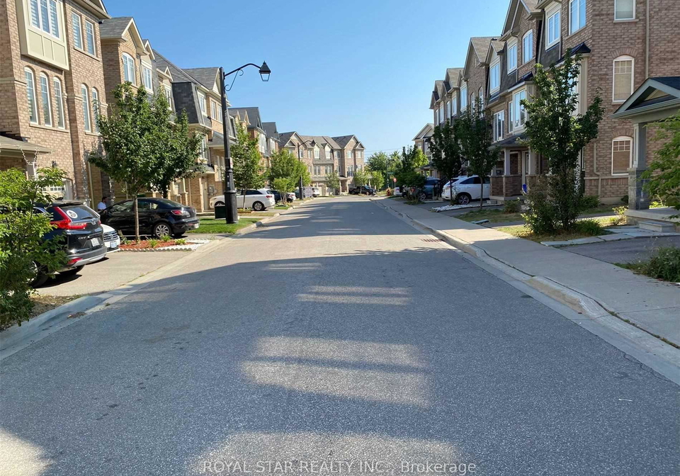 10-magdalene-crescent-brampton-ontario-w12273691