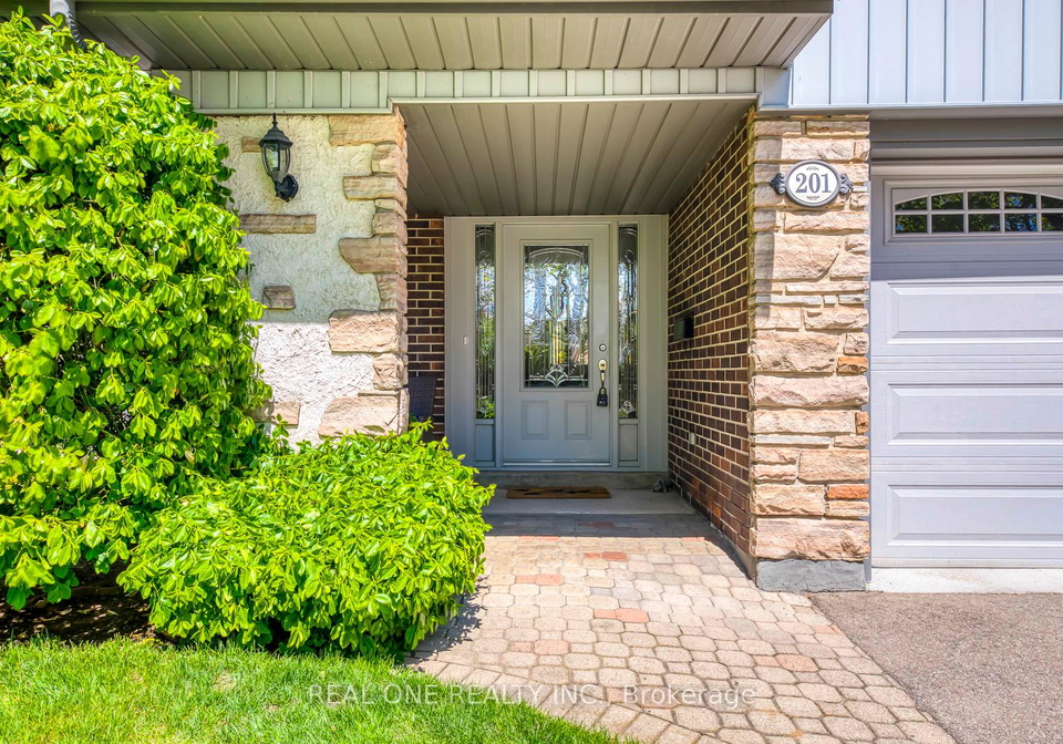 201-arichat-road-oakville-ontario-w12274066