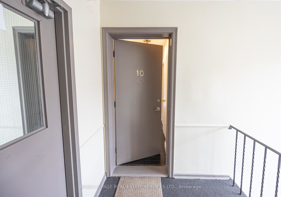 322-lakeshore-road-w-mississauga-ontario-w12275341