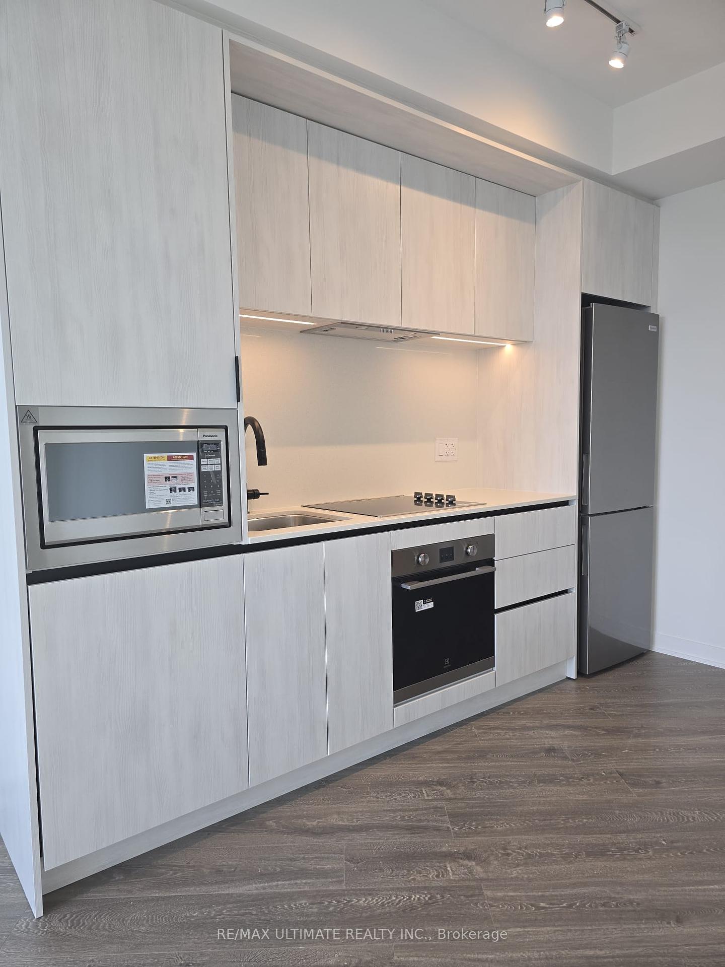 2495-eglinton-avenue-w-mississauga-ontario-w12275731