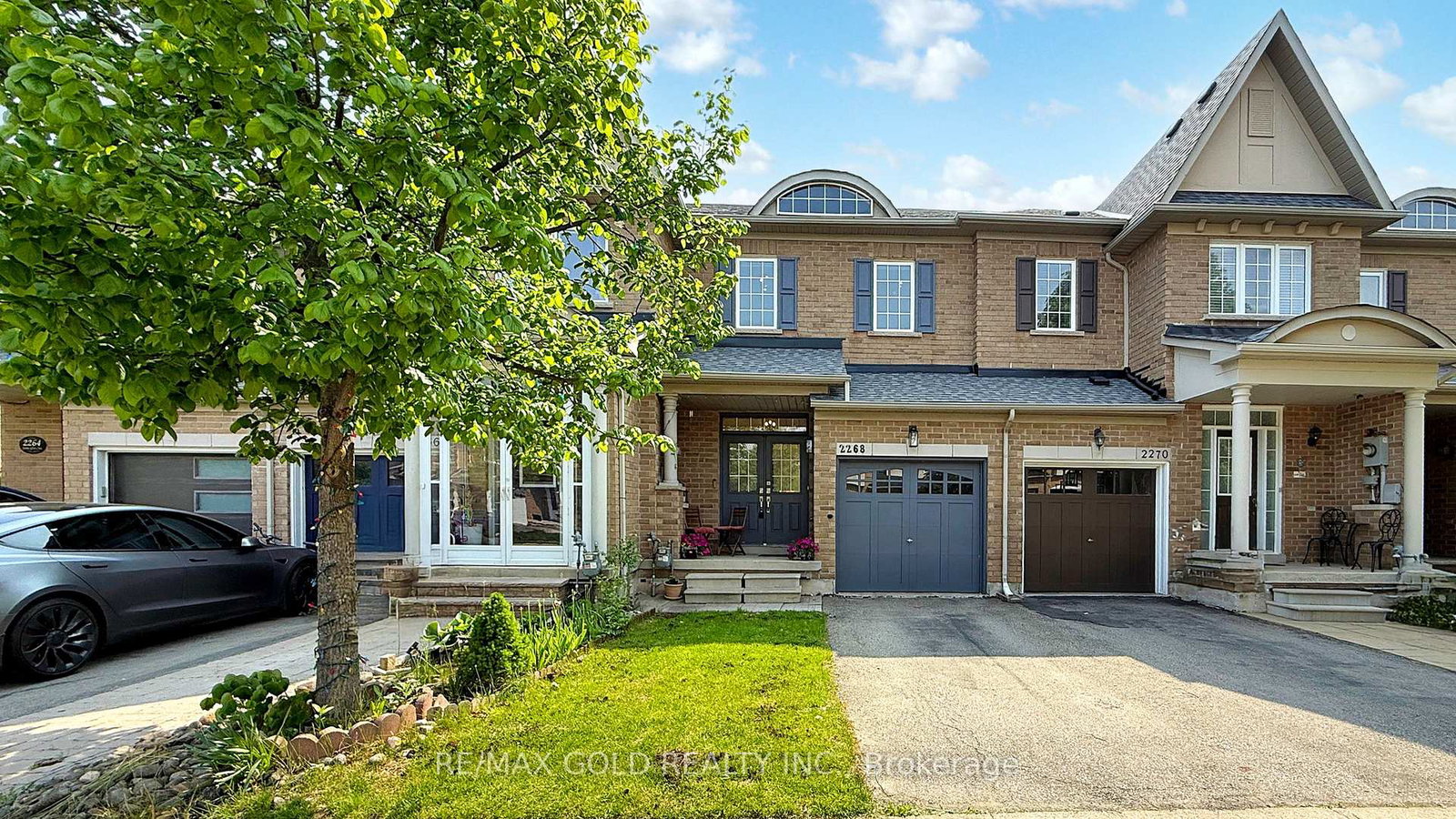 2268-stone-glen-oakville-ontario-w12276037