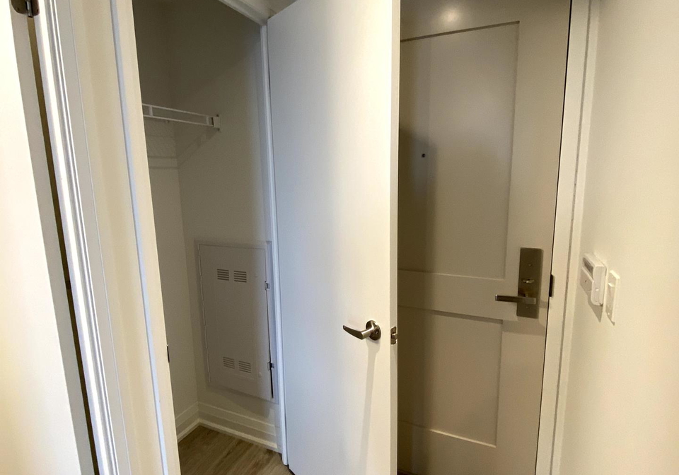 10-gibbs-road-etobicoke-ontario-w12276396