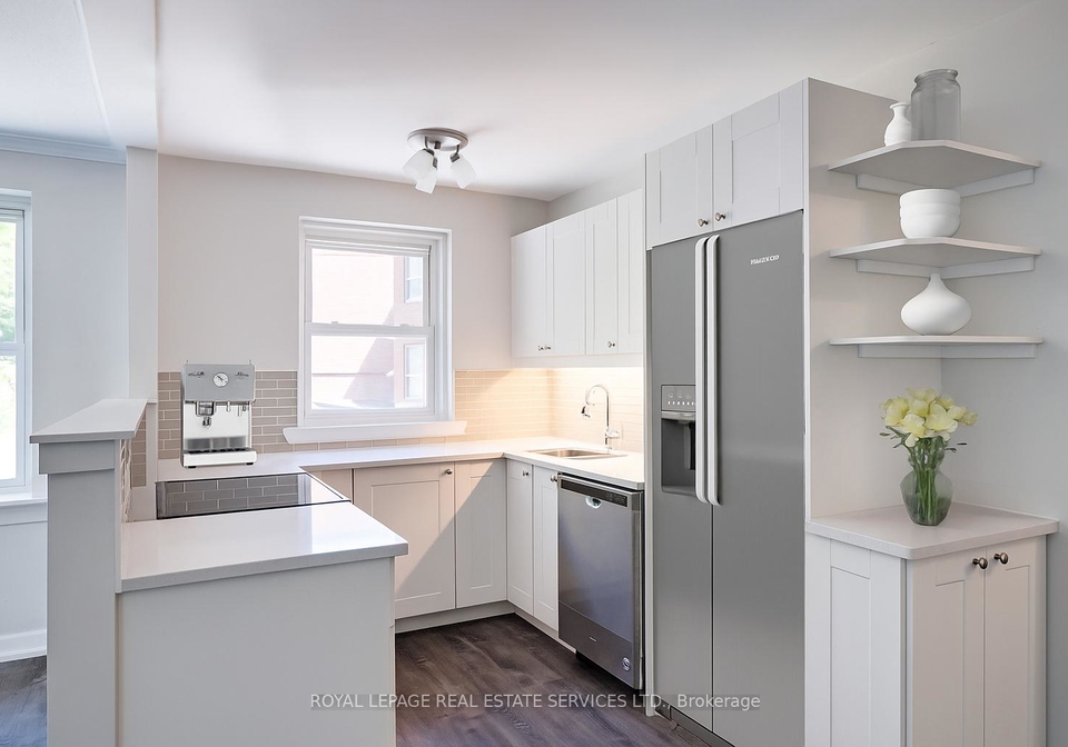 18-anglesey-boulevard-etobicoke-ontario-w12276672