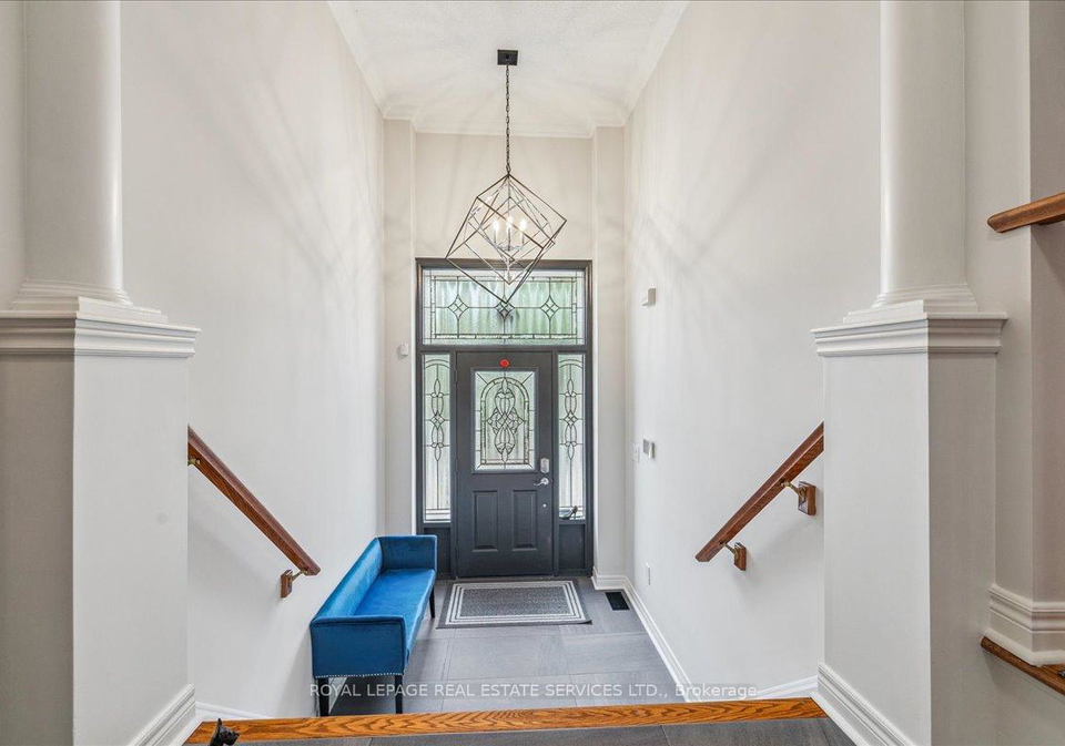 2400-neyagawa-boulevard-oakville-ontario-w12276789