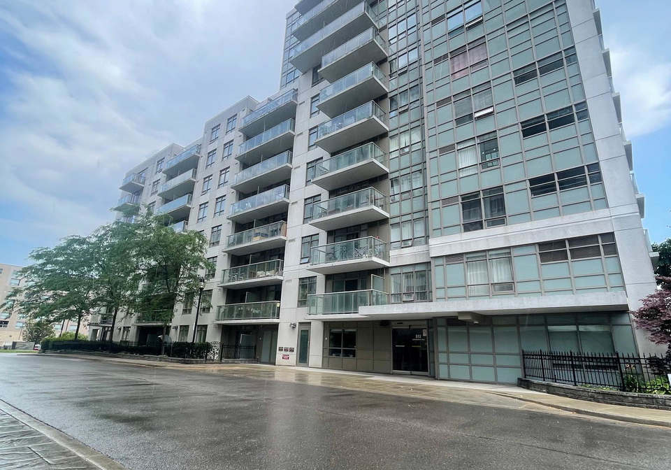 812-lansdowne-avenue-toronto-ontario-w12277527