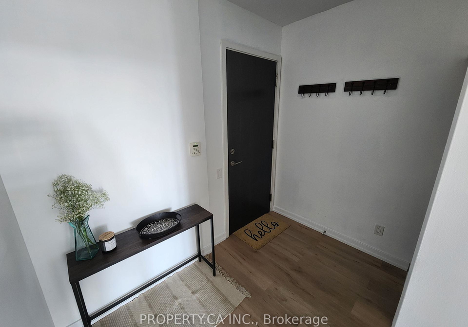 105-the-queensway-na-toronto-ontario-w12277581