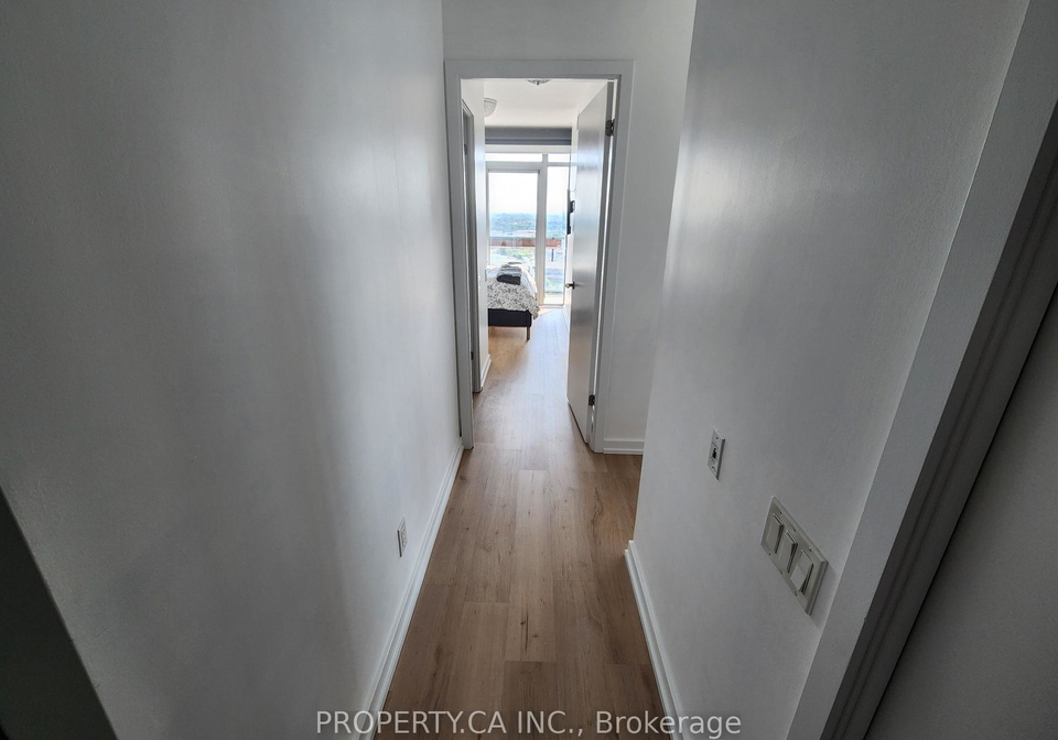 105-the-queensway-na-toronto-ontario-w12277581