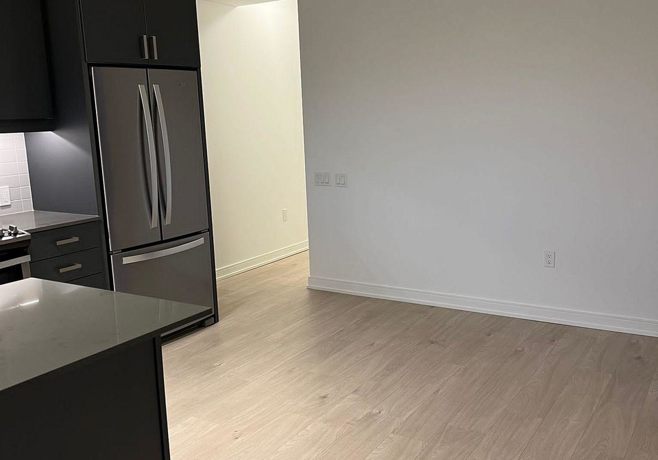 8-nahani-way-mississauga-ontario-w12277622