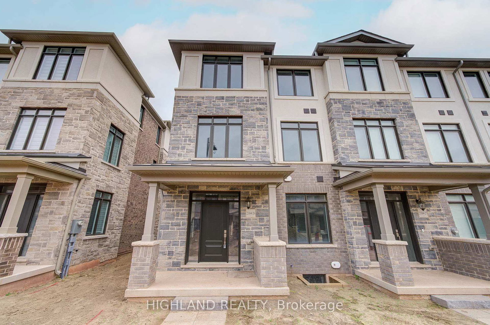 2184-postmaster-drive-oakville-ontario-w12277817