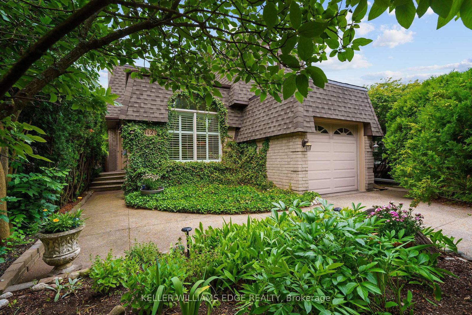 1121-stephenson-drive-burlington-ontario-w12277850