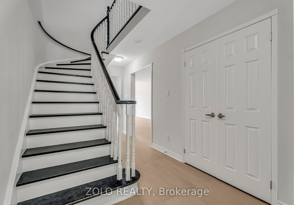 1091-wilmington-drive-mississauga-ontario-w12278142