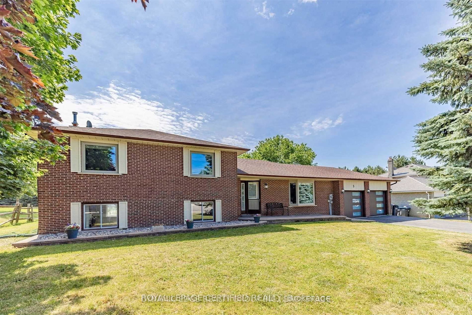 3-blue-horizon-court-caledon-ontario-w12278292