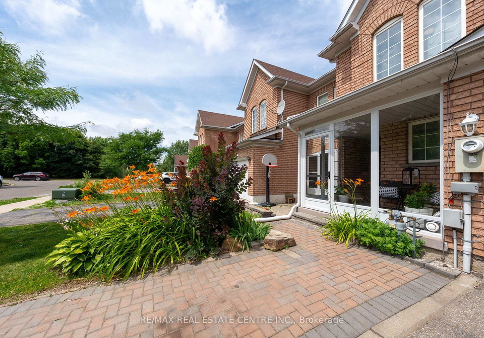 32-queen-anne-drive-brampton-ontario-w12278549