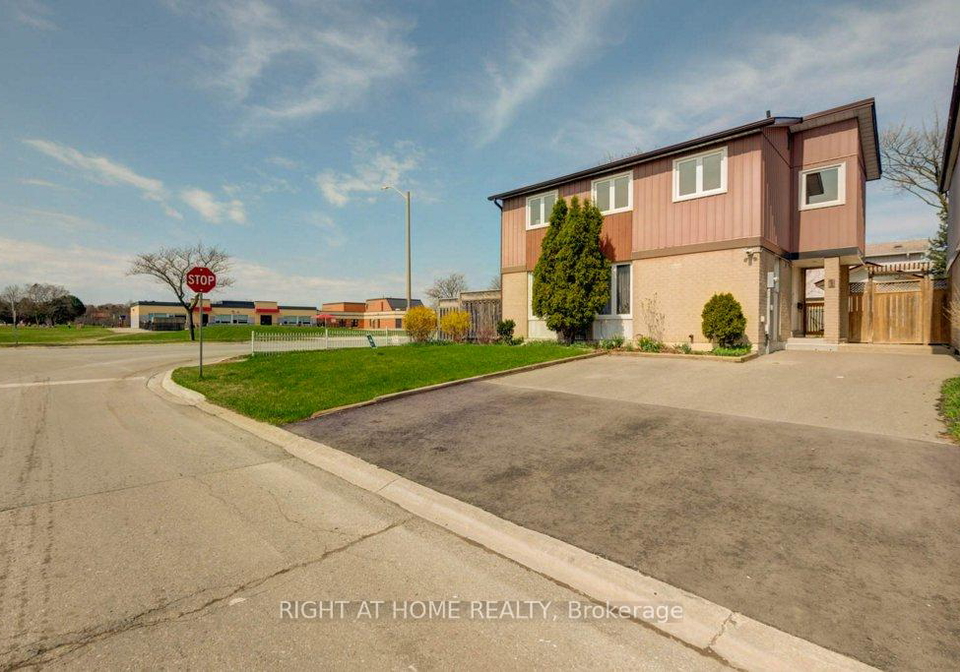 1-hedley-court-brampton-ontario-w12279033