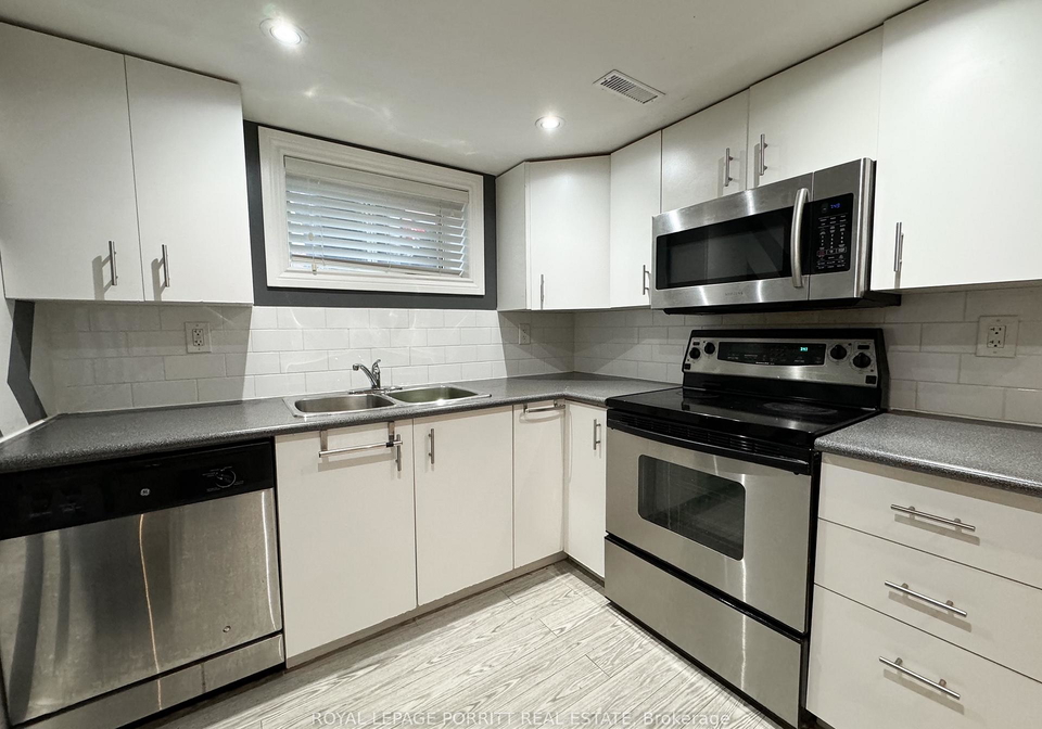 10-roseland-drive-etobicoke-ontario-w12279224