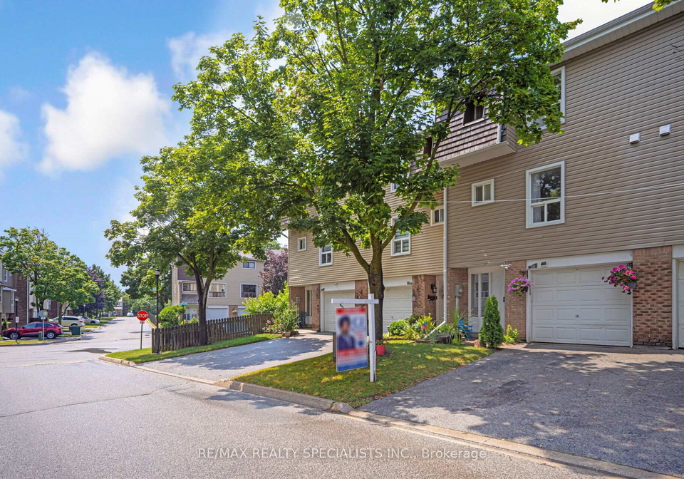 38-ellis-drive-brampton-ontario-w12279319
