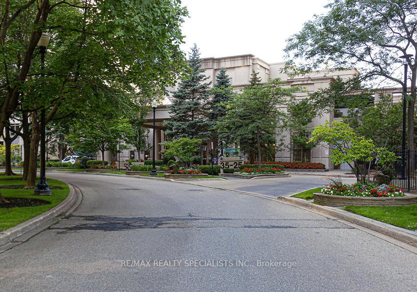 25-kingsbridge-garden-circle-mississauga-ontario-w12279434