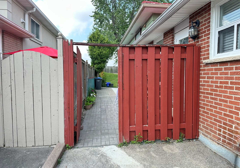 752-eaglemount-crescent-mississauga-ontario-w12280000