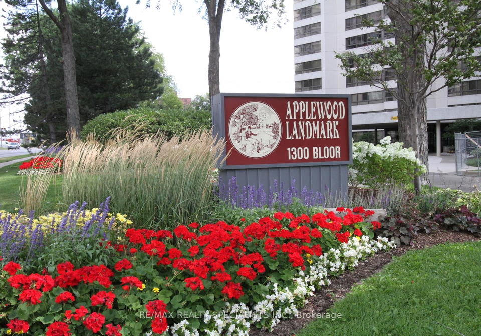 1300-bloor-street-mississauga-ontario-w12280935