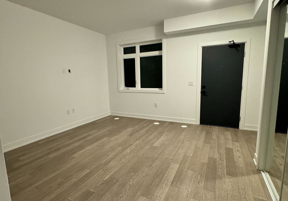 1115-douglas-mccurdy-comm-road-n-n-mississauga-ontario-w12281259