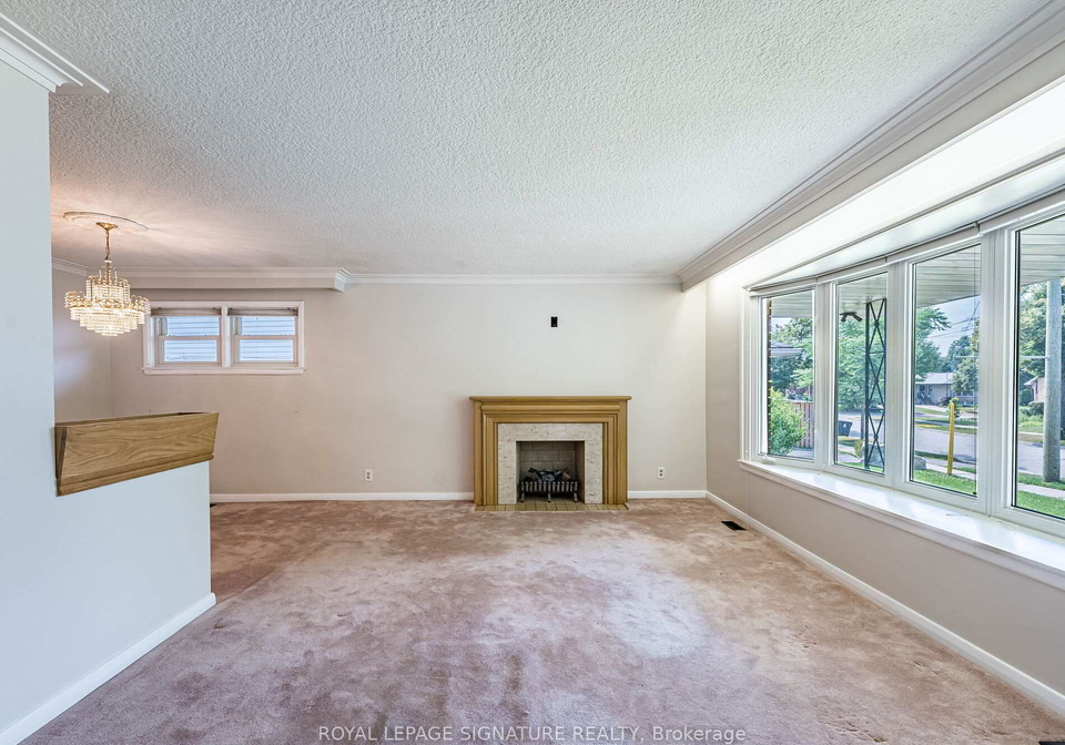 125-decarie-circle-etobicoke-ontario-w12281767