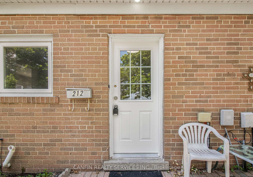 town-house-crescent-brampton-ontario-w12282239
