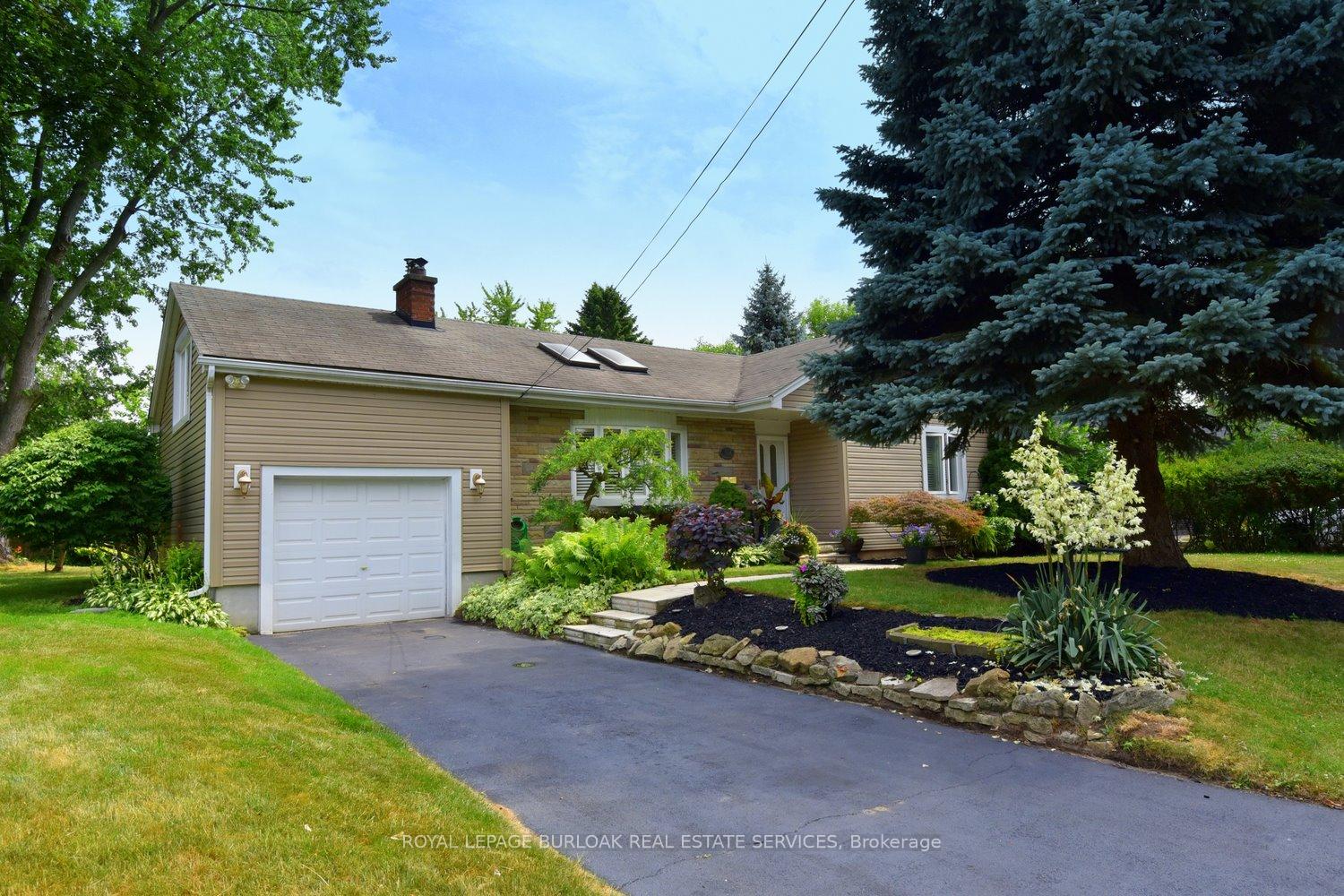1034-cedar-avenue-burlington-ontario-w12282370
