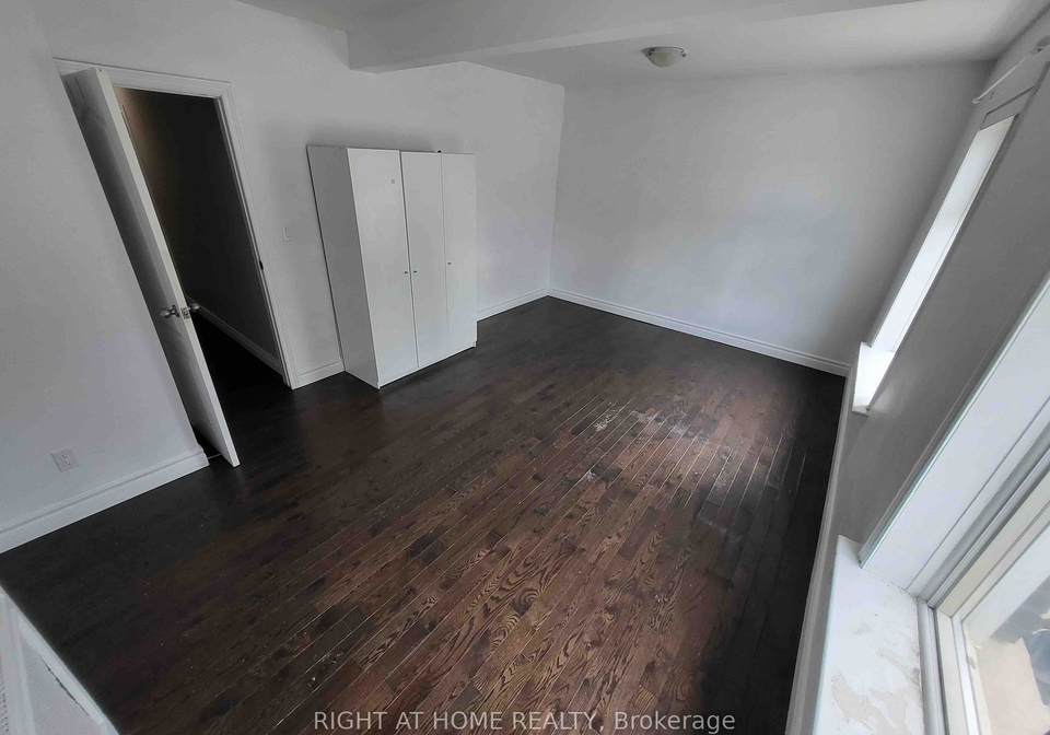 1028-bloor-street-w-w-toronto-ontario-w12283611