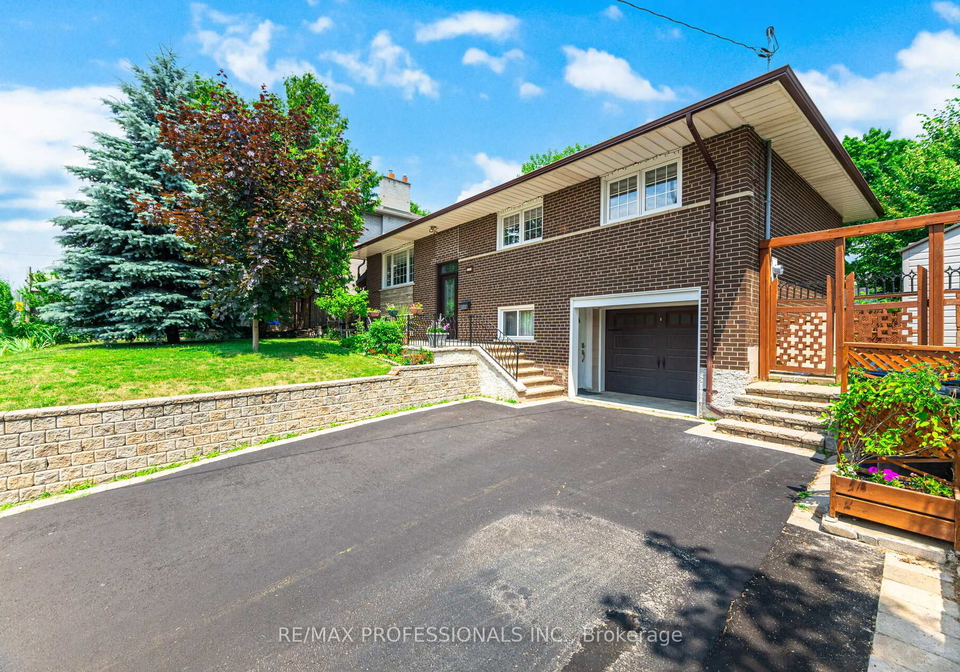 1549-royal-york-road-etobicoke-ontario-w12283627