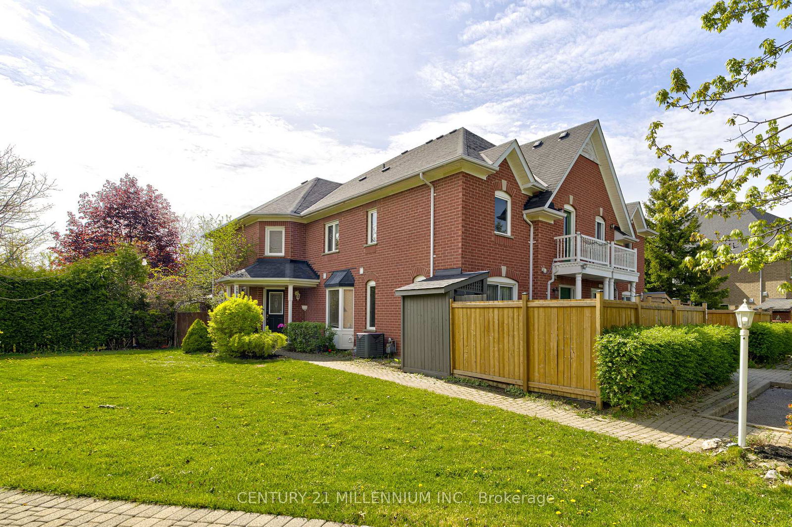 180-pressed-brick-drive-brampton-ontario-w12283815