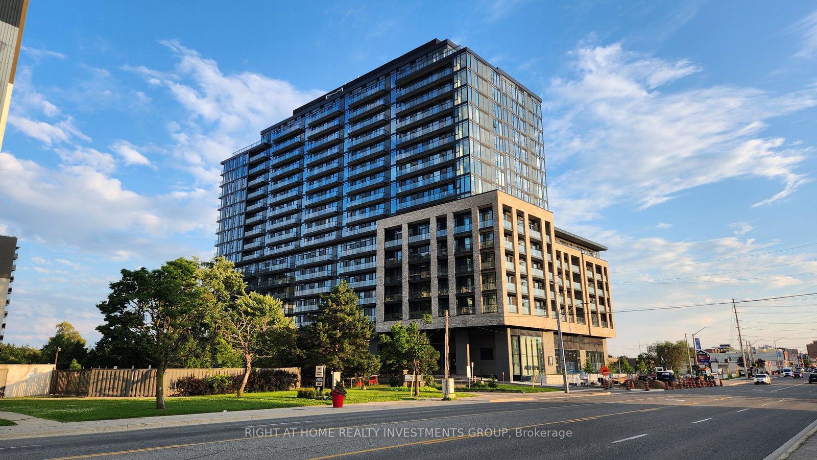 86-dundas-street-e-e-mississauga-ontario-w12283885