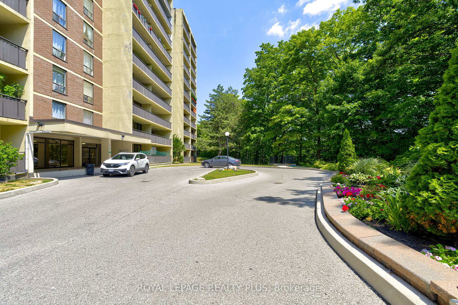 15-london-green-court-york-ontario-w12284422