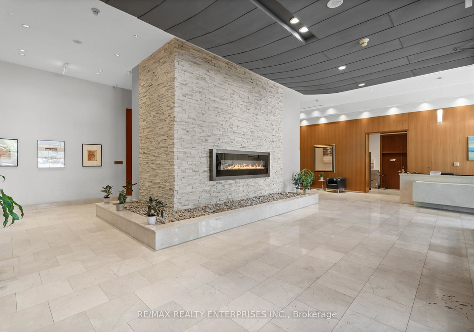 220-burnhamthorpe-road-w-w-mississauga-ontario-w12284983