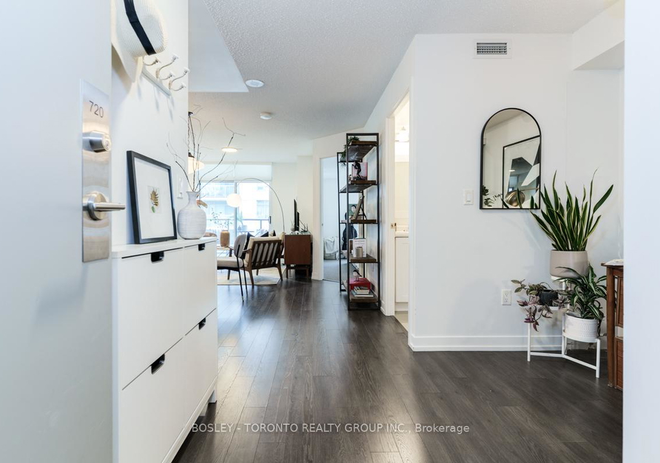 812-lansdowne-avenue-toronto-ontario-w12284992