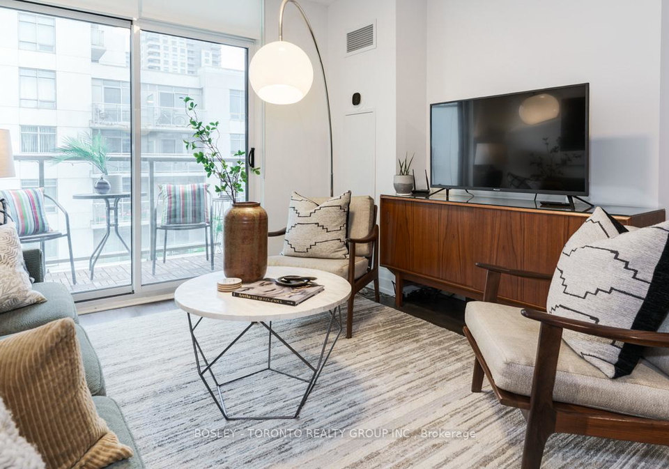 812-lansdowne-avenue-toronto-ontario-w12284992